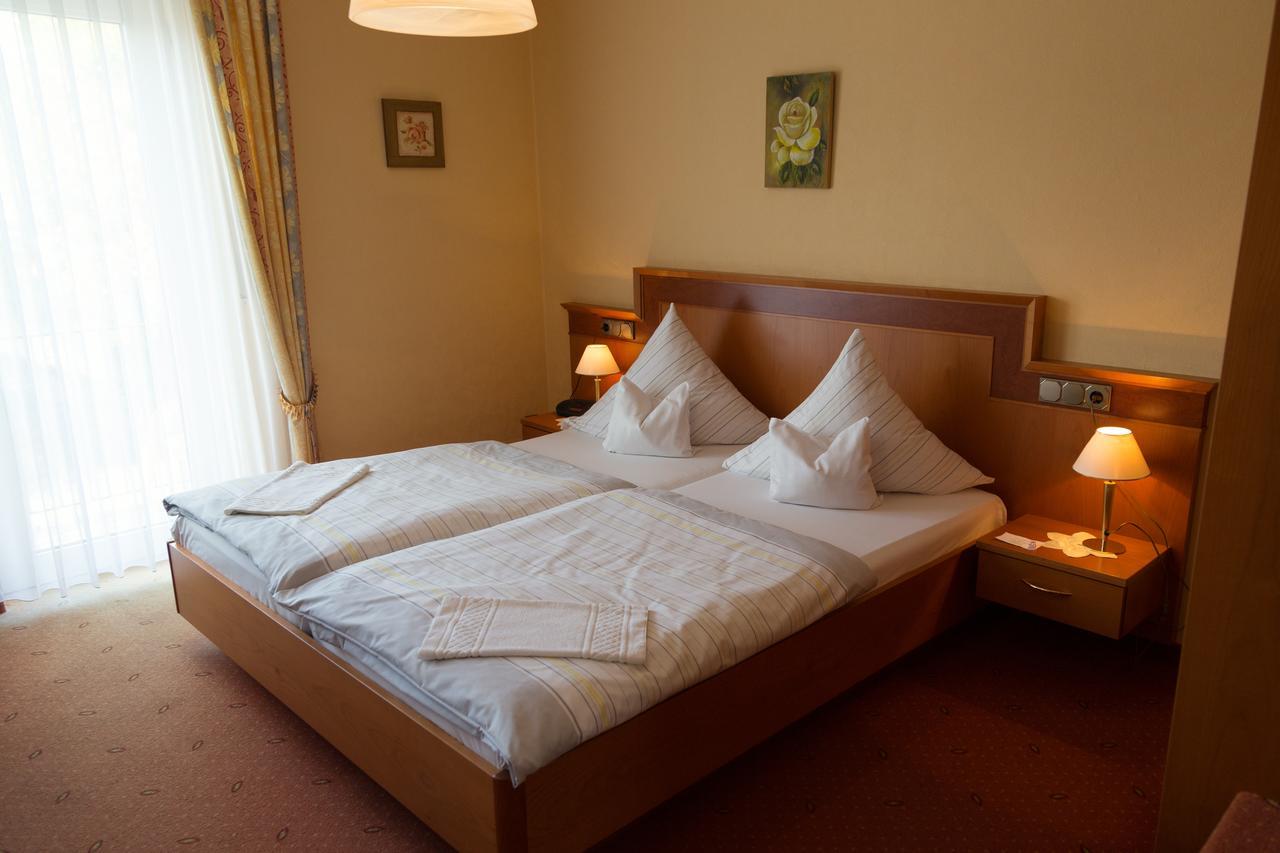 Hotel Reichsschenke Zum Ritter Gotz "Garni" Kröv Kültér fotó